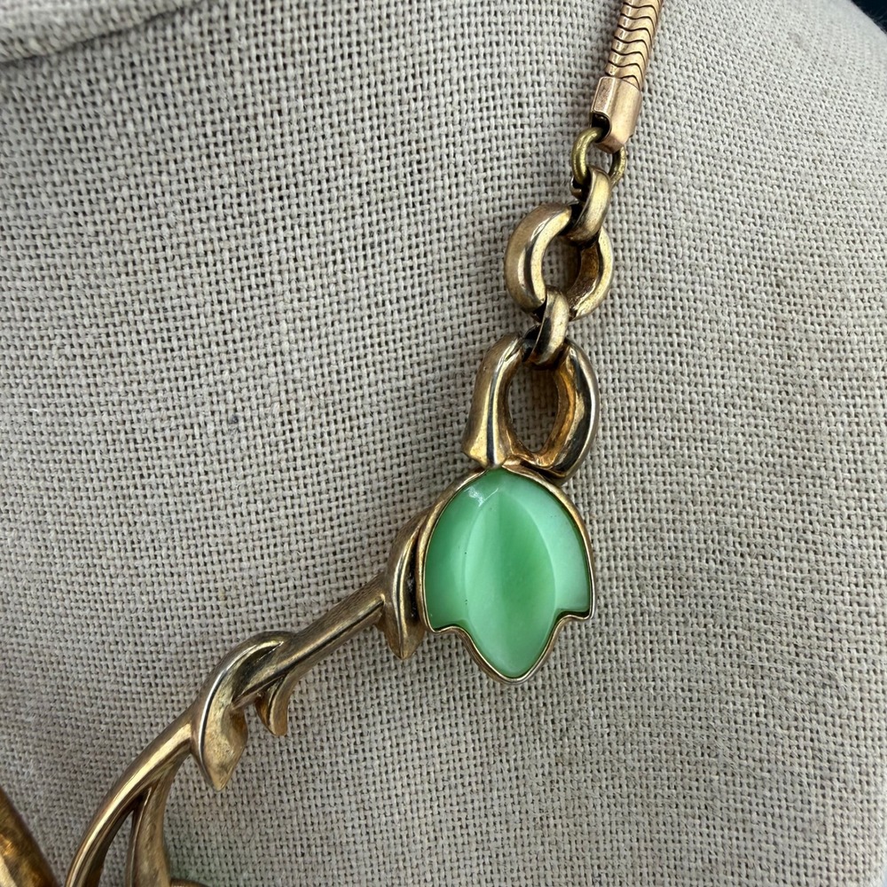Vintage Trifari Leaf Vine Necklace Green Gold Tone Statement Women 13.5 in - Picture 3 of 11